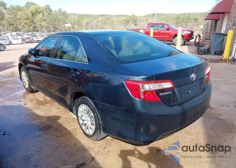 2014 Toyota Camry Le z USA, uszkodzony, nr VIN 4T4BF1FK5ER396059